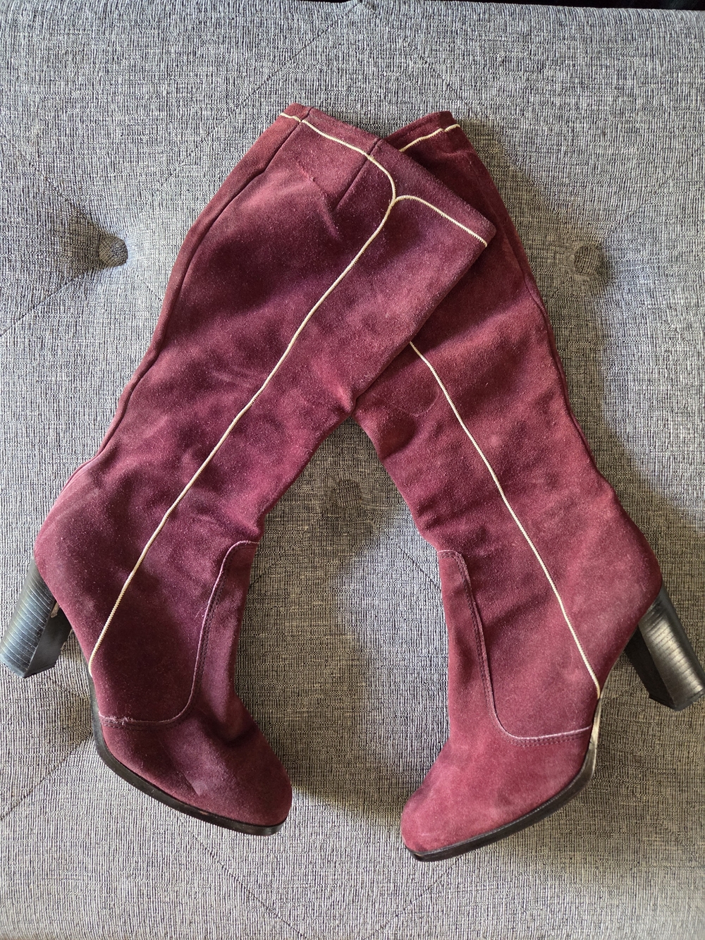 Town & Country "Quali Craft" Womens Tall Burgundy Suede Boots Size 9